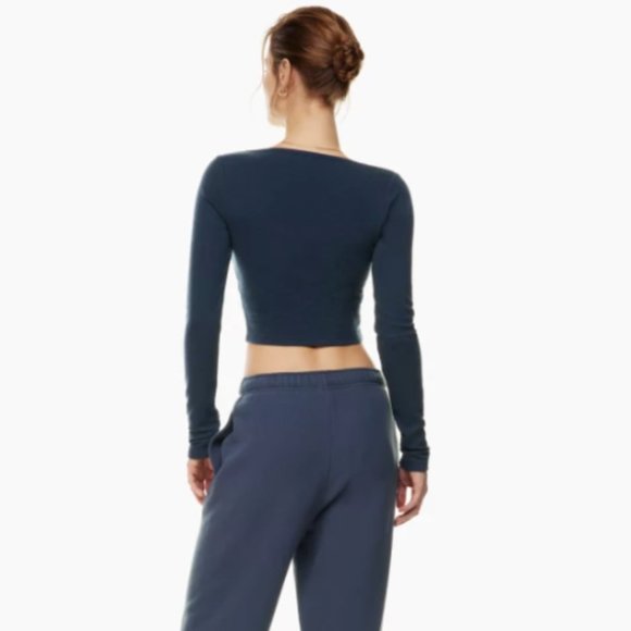 *FUSCHIA* Aritzia - TNA Waffle Scoop-neck Notch Long-sleeve - Picture 2 of 6